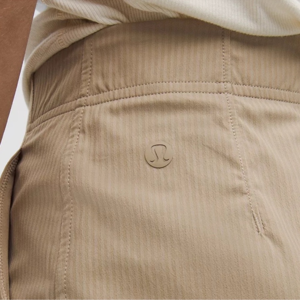 NWT Lululemon Dance Studio Slim-Fit HR Flared Pant in Sheer Oak - Picture 5 of 9